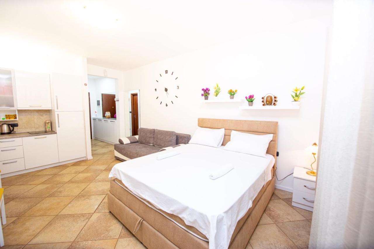 Apartment Studio Premier Rafailovici Luaran gambar