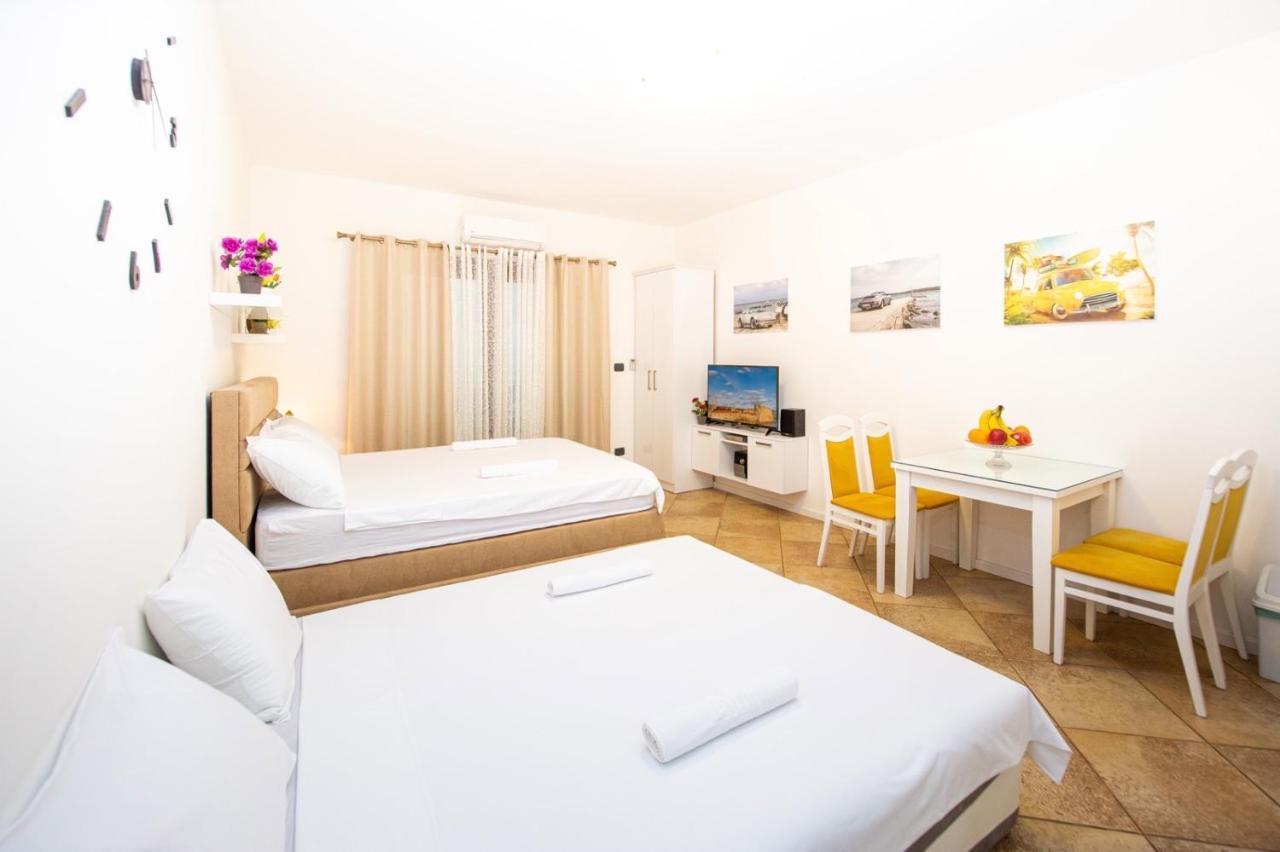 Apartment Studio Premier Rafailovici Luaran gambar