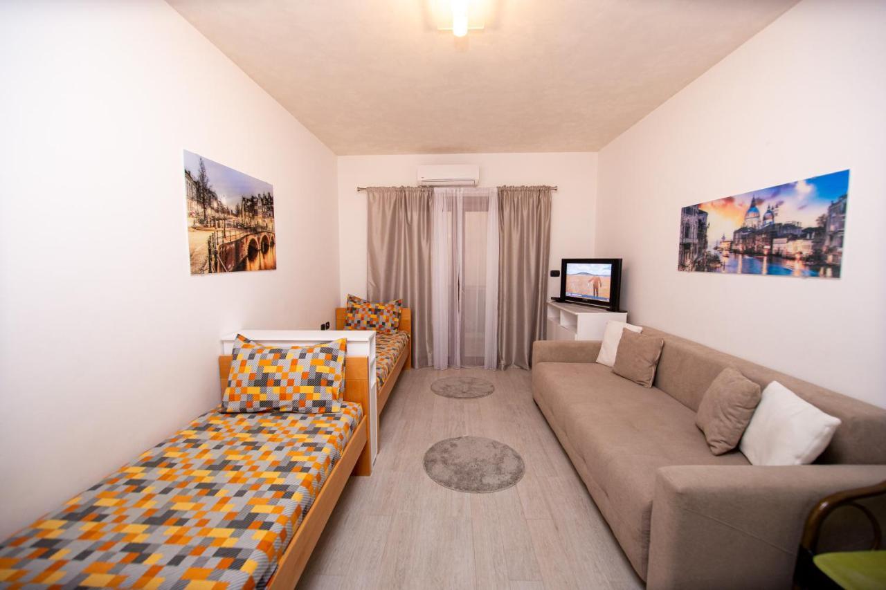 Apartment Studio Premier Rafailovici Luaran gambar