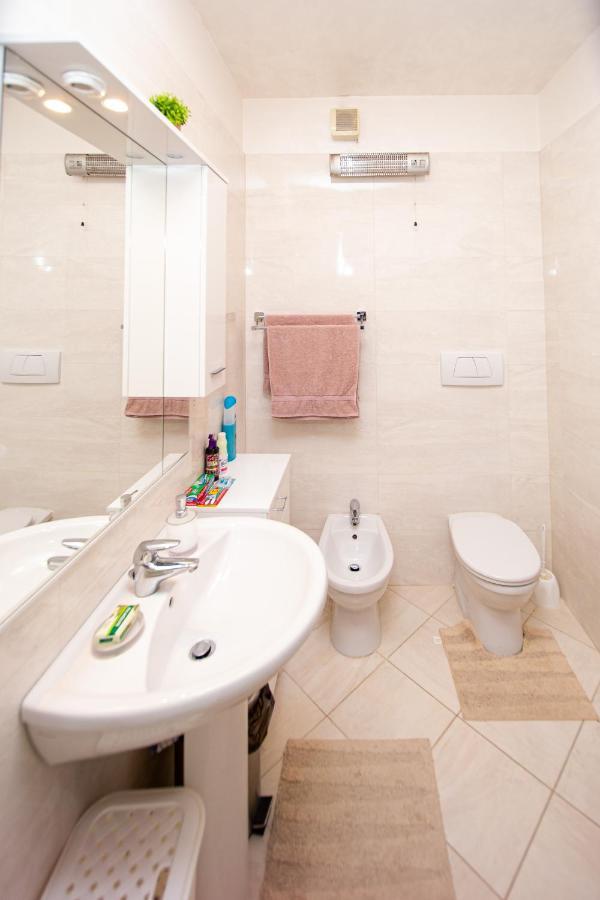 Apartment Studio Premier Rafailovici Luaran gambar