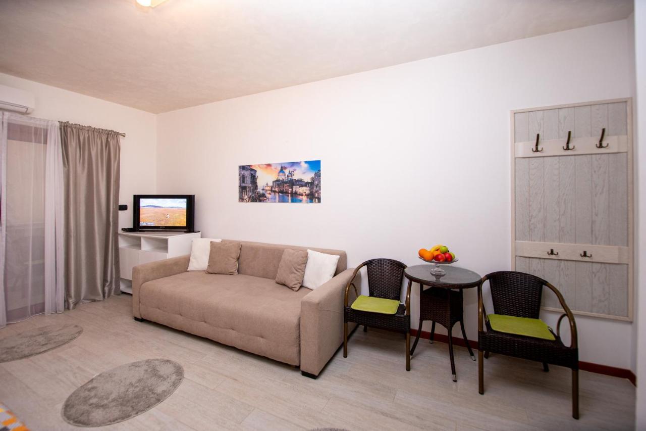 Apartment Studio Premier Rafailovici Luaran gambar