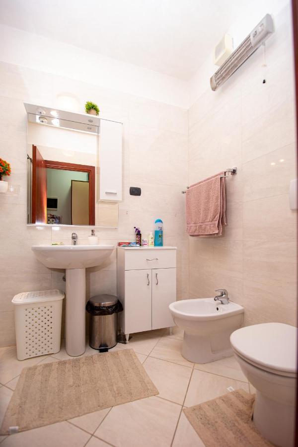 Apartment Studio Premier Rafailovici Luaran gambar