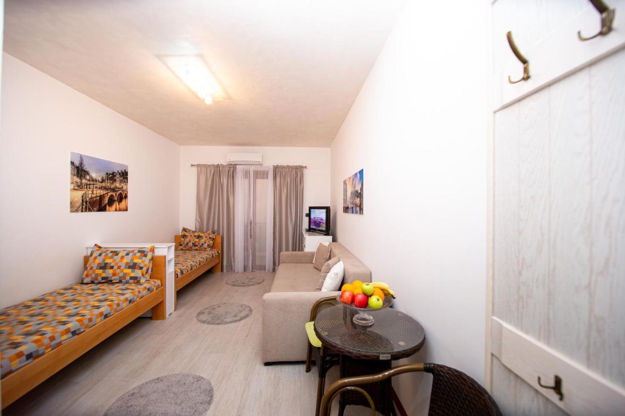 Apartment Studio Premier Rafailovici Luaran gambar